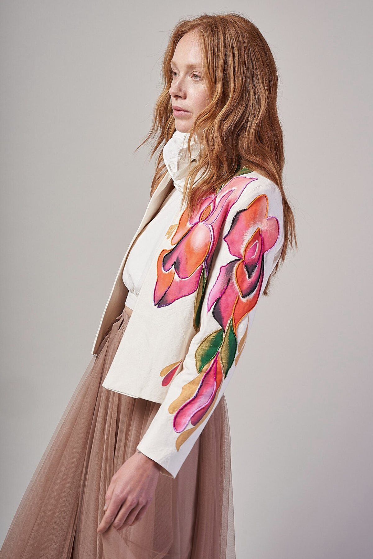 GIACCA DIPINTA A RICAMATA E MANO – FLORES