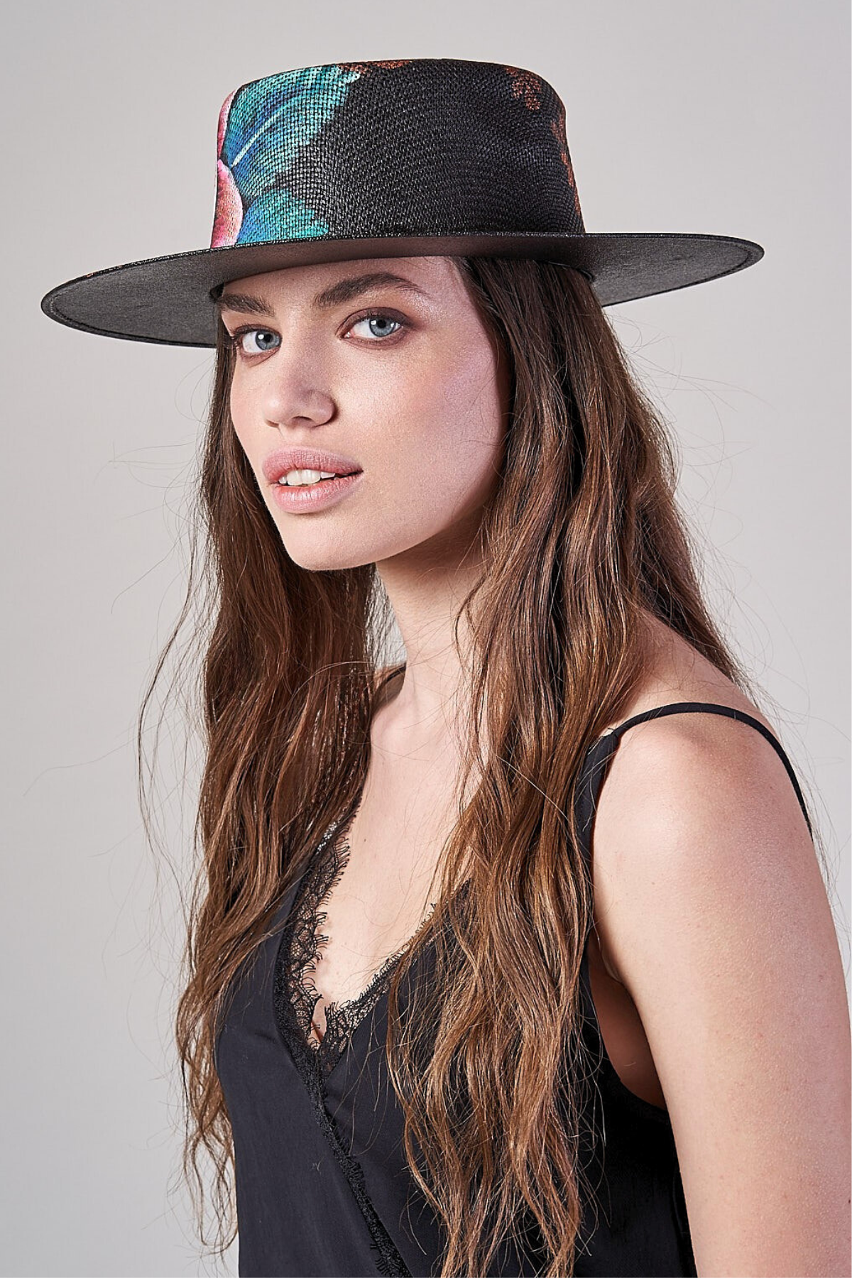 CAPPELLO TESA LARGA DIPINTO A MANO – ROSA