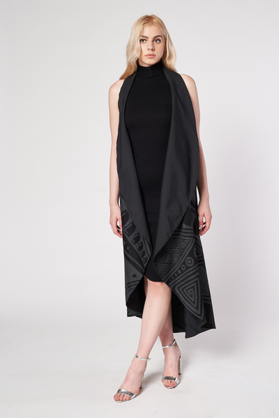 MANTELLA LUNGA SCHIENA SCOPERTA DIPINTA A MANO – PAQUIME