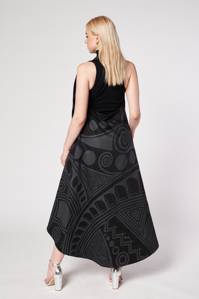 MANTELLA LUNGA SCHIENA SCOPERTA DIPINTA A MANO – PAQUIME