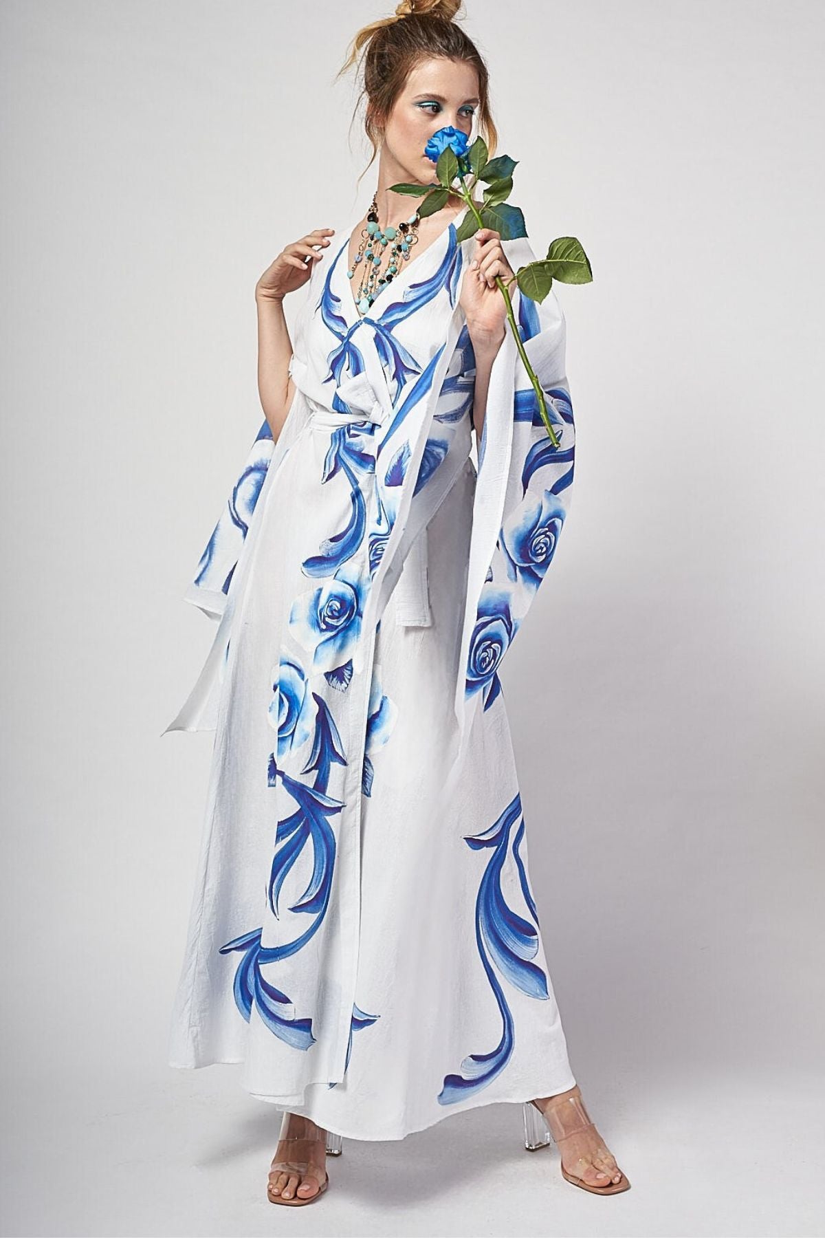 LONG HAND-PAINTED KIMONO DRESS - ROSAS AZULES