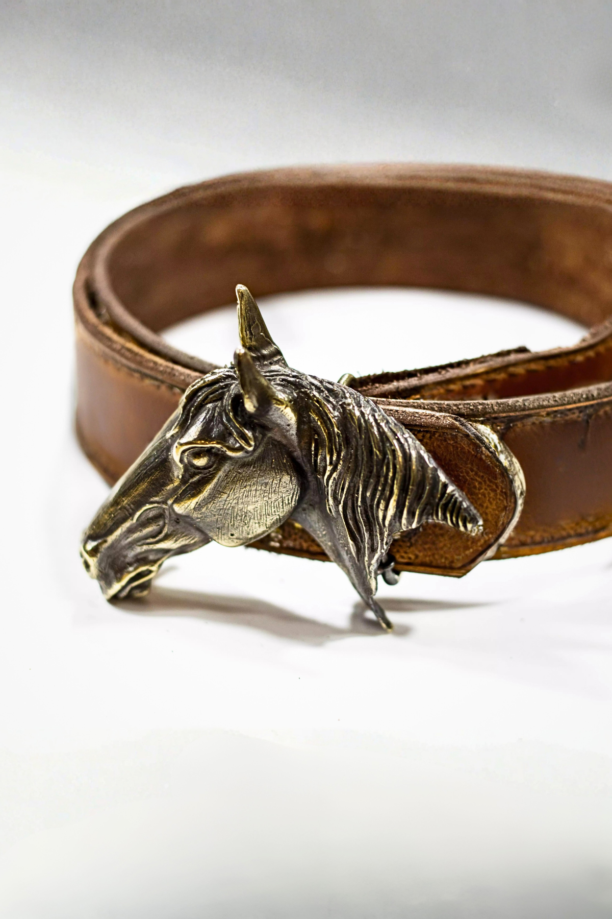 CINTURA IN PELLE E FIBBIA CABALLOS