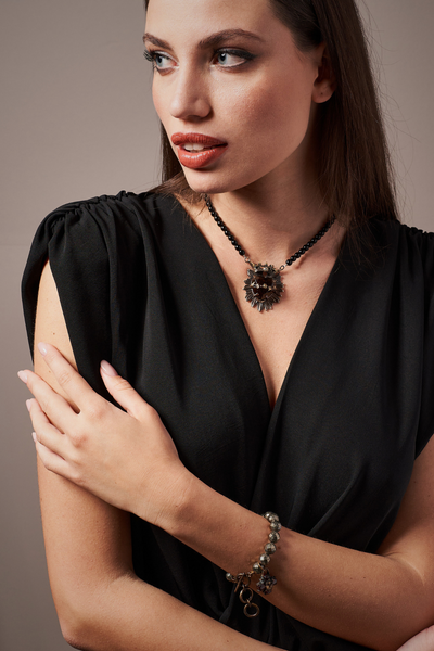 CORAZON SAGRADO NECKLACE WITH ONYX AND HAND FACETED GLASS