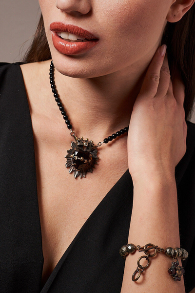 CORAZON SAGRADO NECKLACE WITH ONYX AND HAND FACETED GLASS