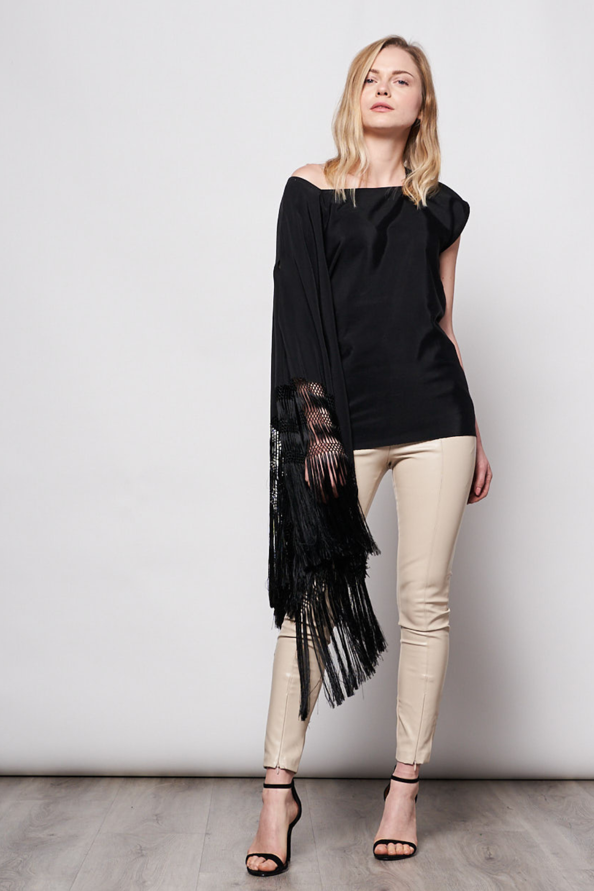 BLUSA IN COTONE COLORE NERO - SINDASHI BASICS