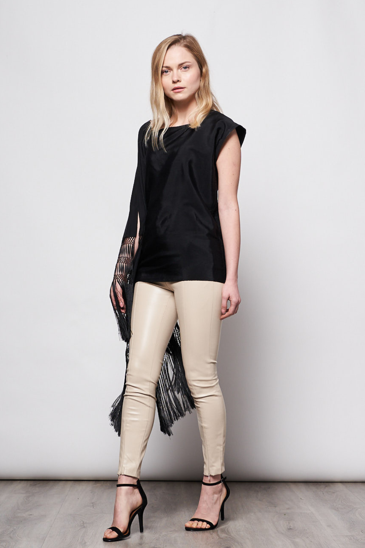 BLUSA IN COTONE COLORE NERO - SINDASHI BASICS