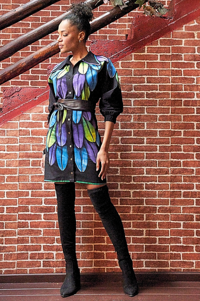 ABITO A CAMICIA DIPINTO A MANO – PLUMAS GUACAMAYA