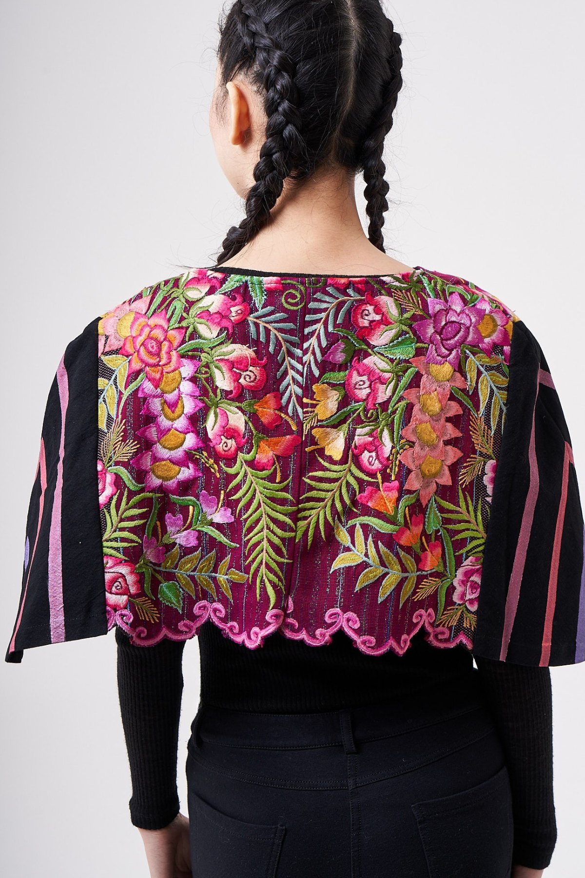 SHORT HAND-EMBROIDERED CAPE