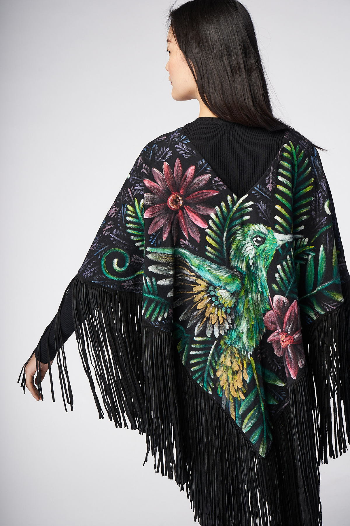 PONCHO CON FRANGE DI CAMOSCIO DIPINTO A MANO - COLIBRI