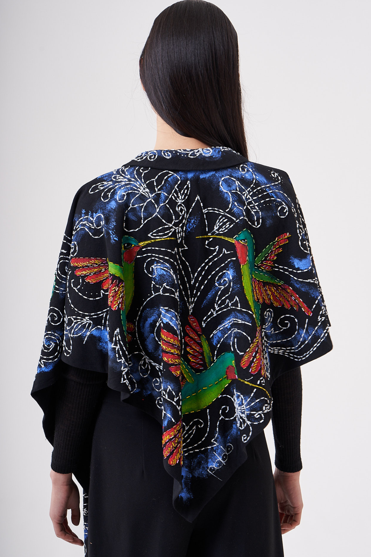 IRREGULAR PONCHO HAND-PAINTED AND HAND-EMBROIDERED - COLIBRI