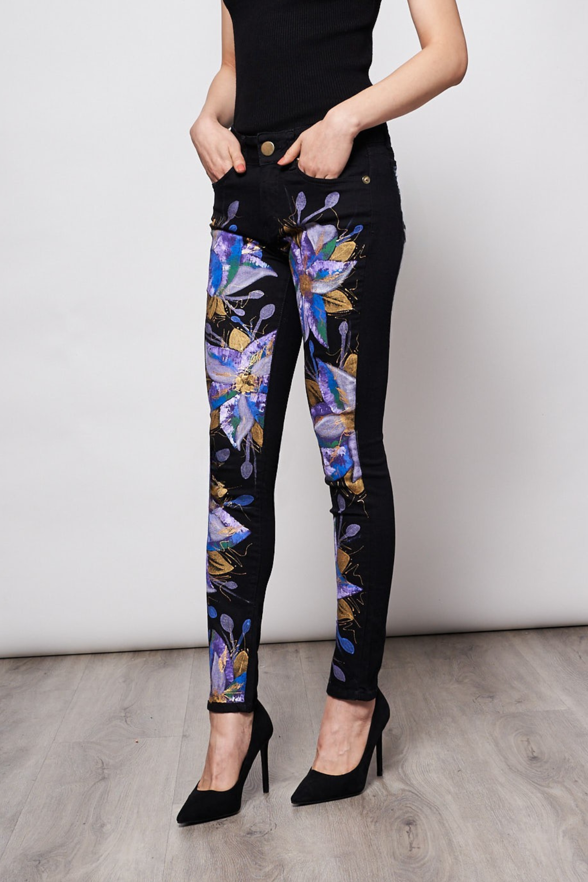 HAND PAINTED BLACK DENIM JEANS - GUACAMAYA