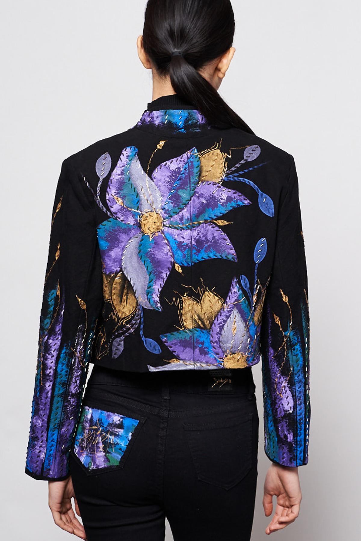 HAND-PAINTED AND HAND-EMBROIDERED JACKET - GUACAMAYA