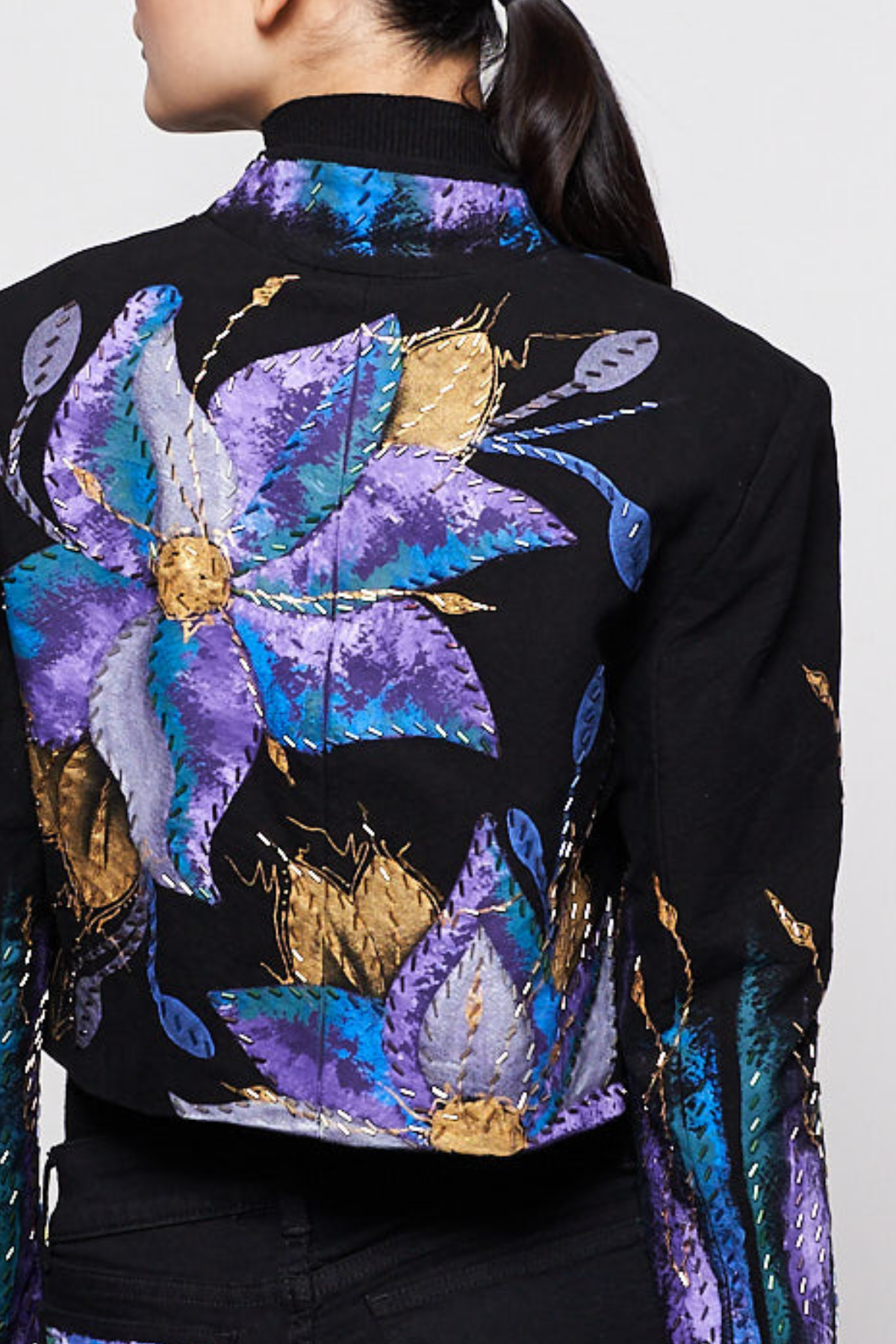 HAND-PAINTED AND HAND-EMBROIDERED JACKET - GUACAMAYA