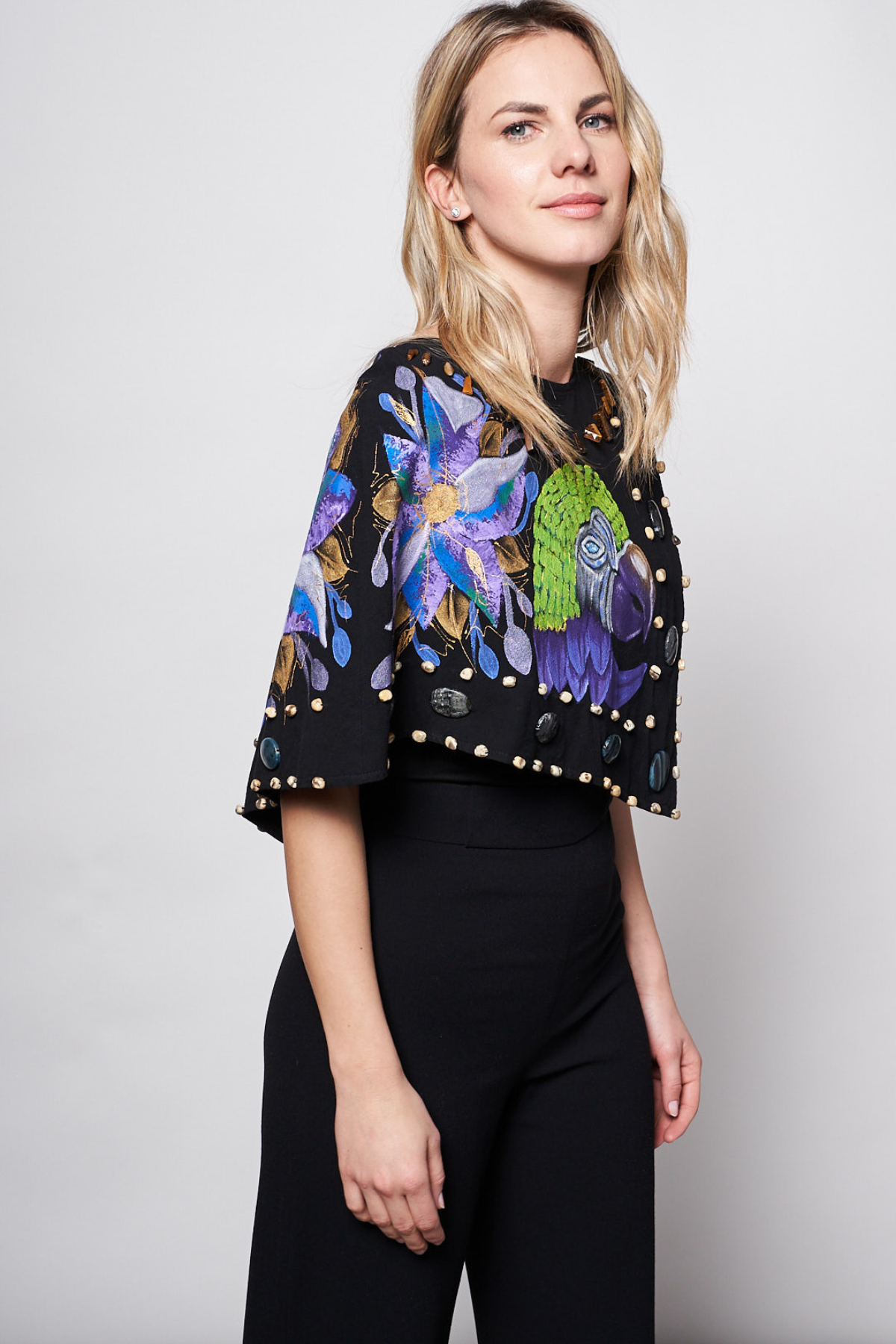 HAND-PAINTED IRREGULAR SHORT CAPE - GUACAMAYA