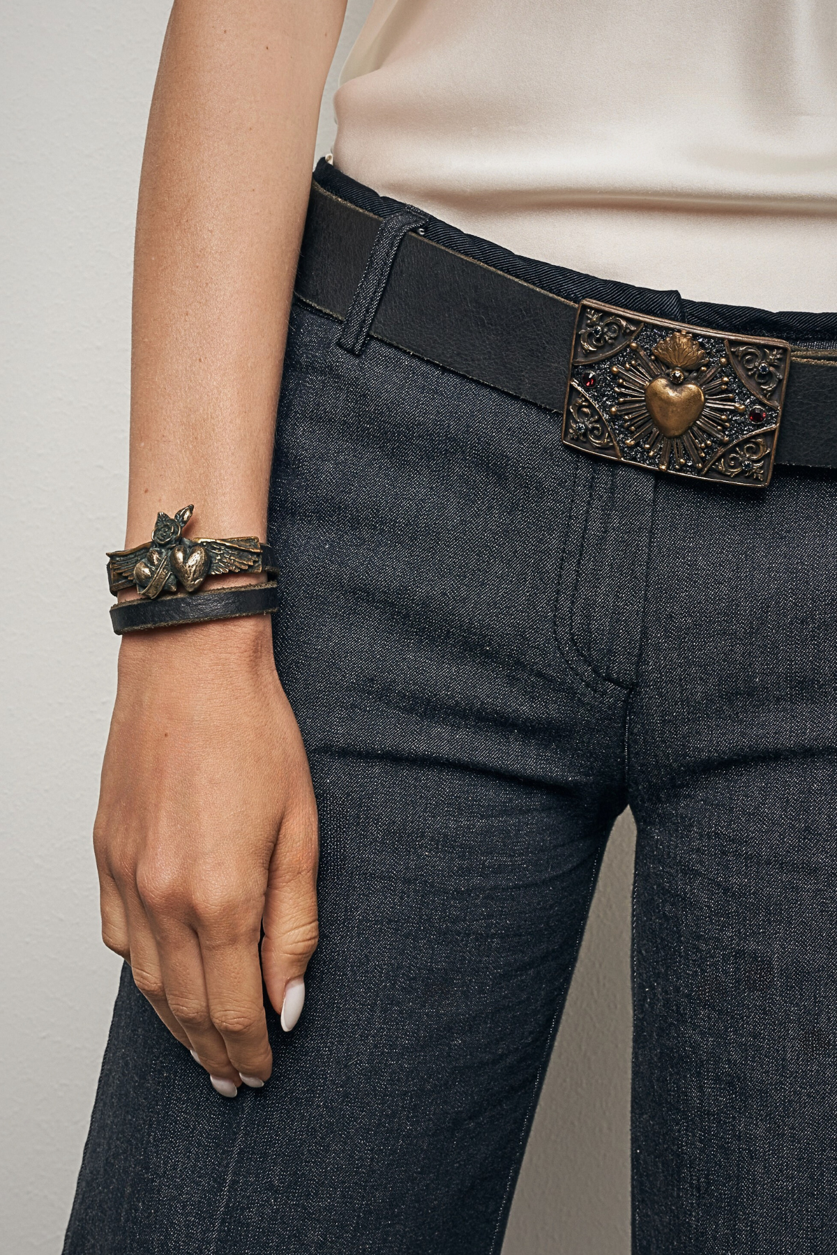 LEATHER BELT AND CORAZON SAGRADO BUCKLE