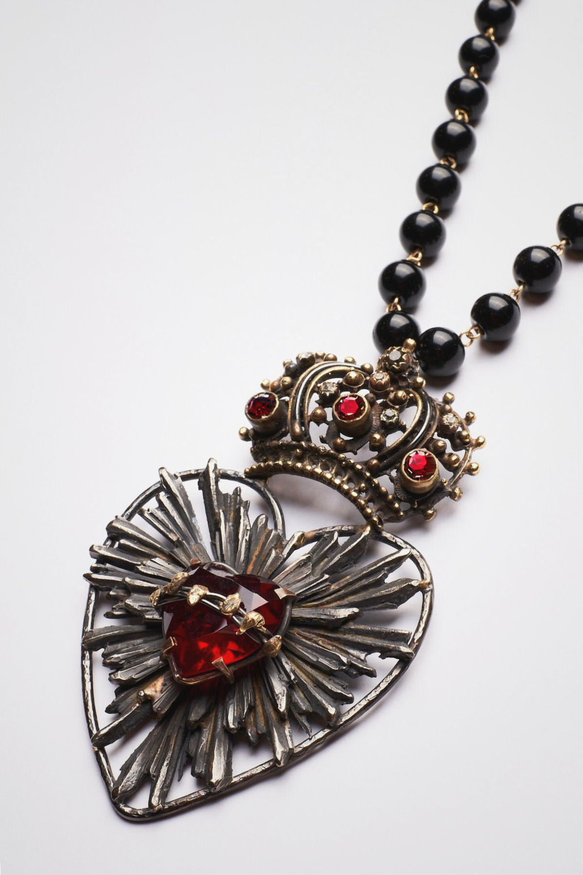 COLLANA SAGRADO CORAZON CORONA ROSSO CON PERLE IN ONICE E CRISTALLI ROSSI