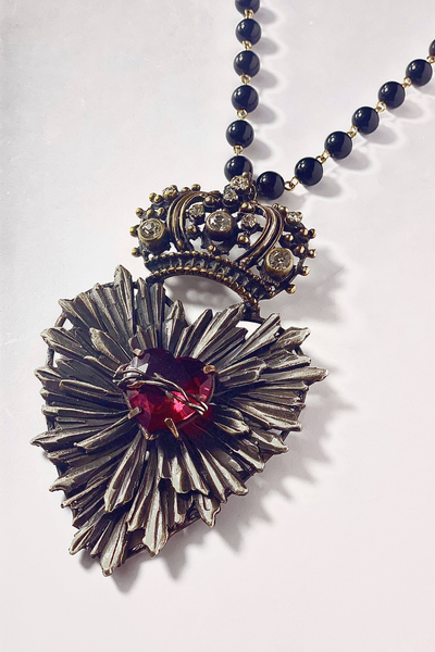 COLLANA SAGRADO CORAZON CORONA ROSSO CON PERLE IN ONICE E CRISTALLI BIANCHI