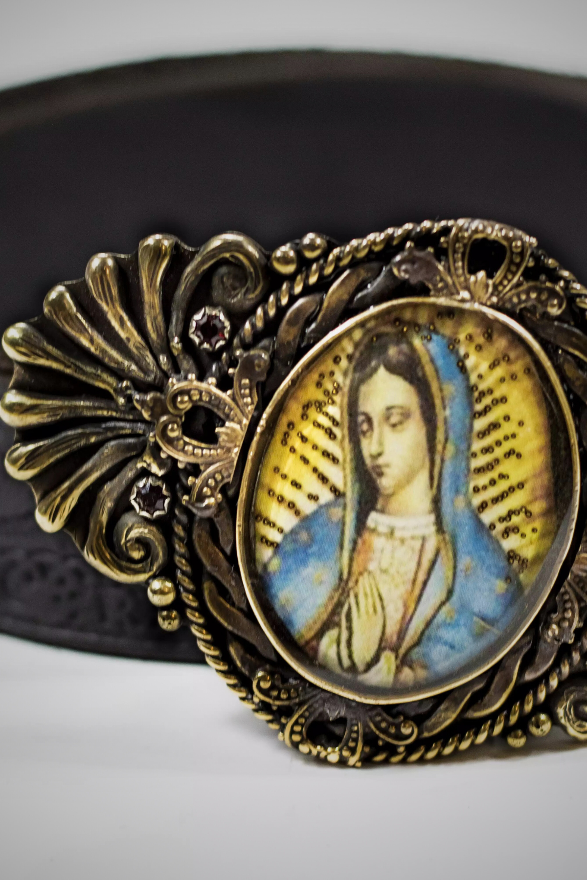 CINTURA IN PELLE E FIBBIA MATER DEI