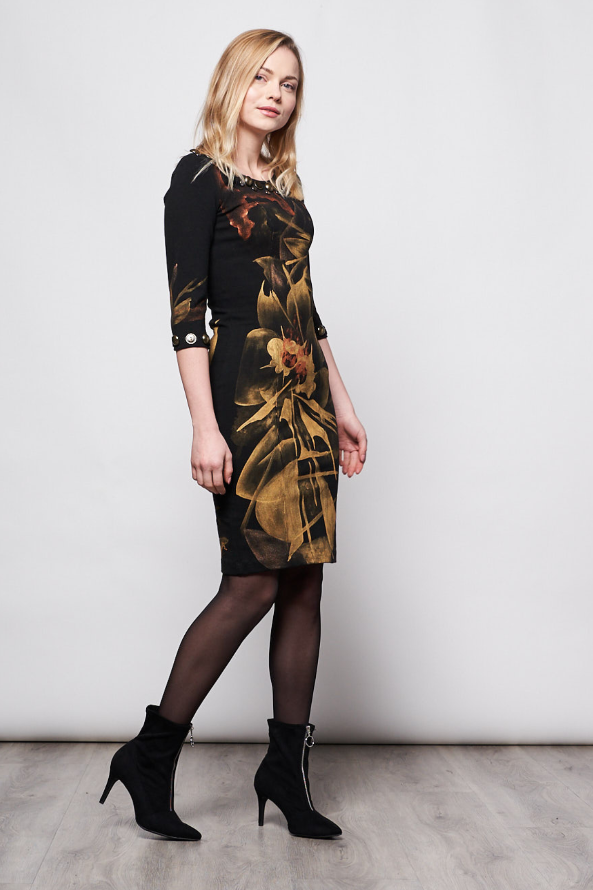 HAND-PAINTED SHORT DRESS WITH THREE QUARTER SLEEVES - TALAVERA ORO