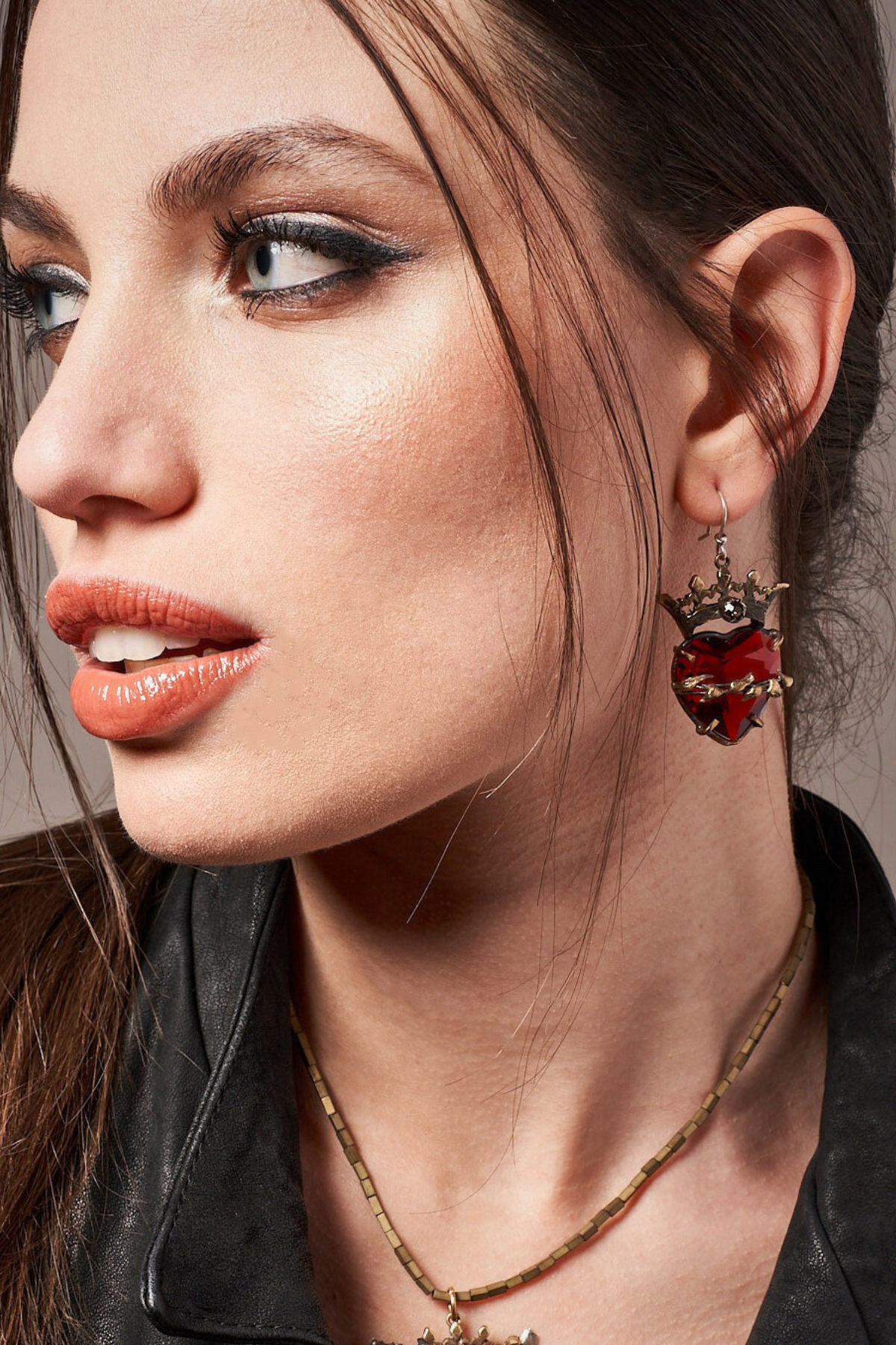 ORECCHINI SAGRADO CORAZÓN CORONA CON BRILLANTE BLU