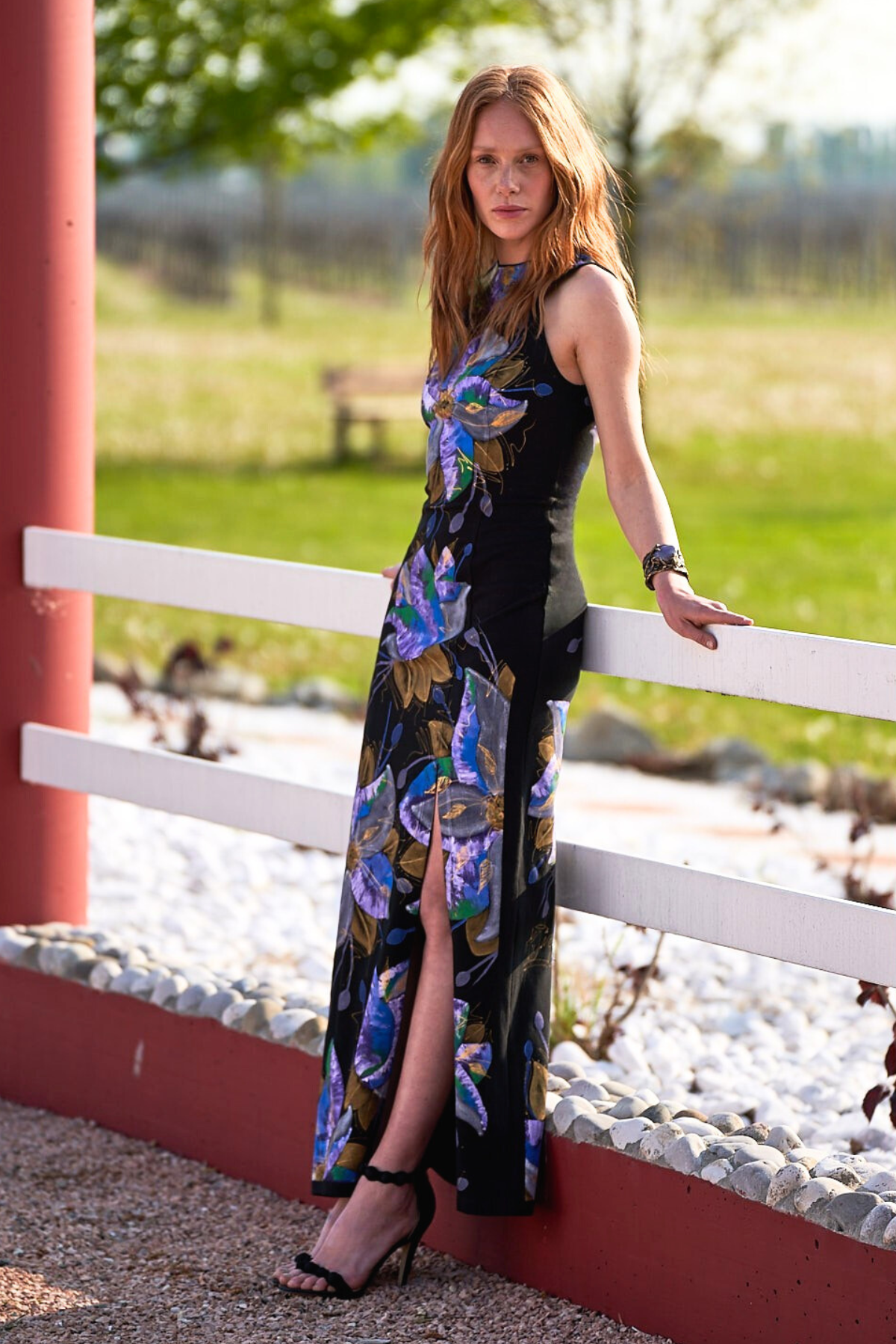 ABITO LUNGO A TUBINO DIPINTO A MANO – FLORES GUACAMAYA