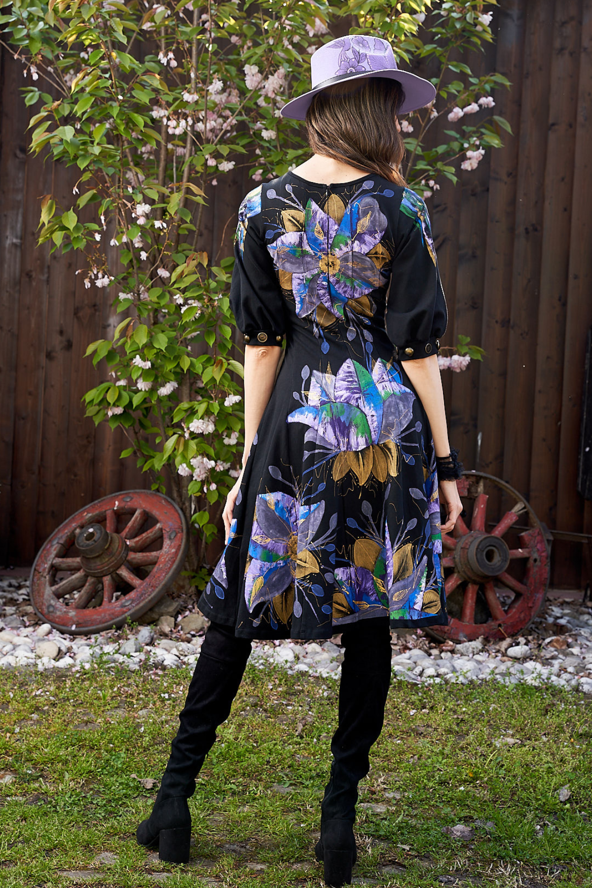 ABITO MANICHE A PALLONCINO DIPINTO A MANO - FLORES GUACAMAYA