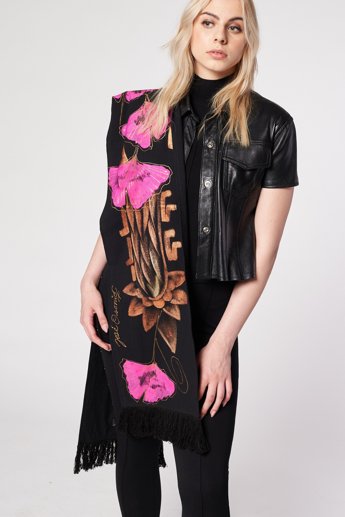 SCIARPA DIPINTA A MANO - DINASTIA QUETZALCOATL FUCSIA