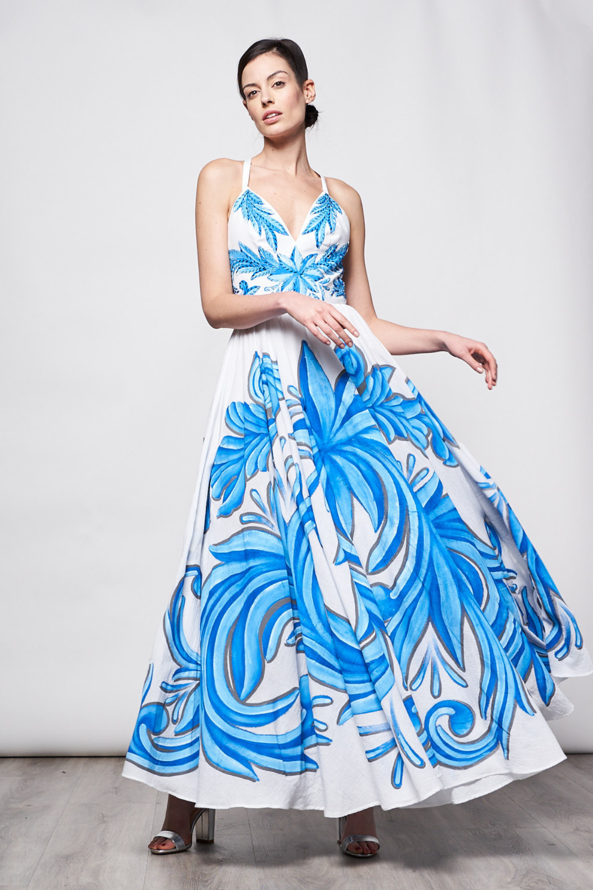 HAND-PAINTED AND HAND-EMBROIDERED LONG DRESS V NECK - TALAVERA AZUL