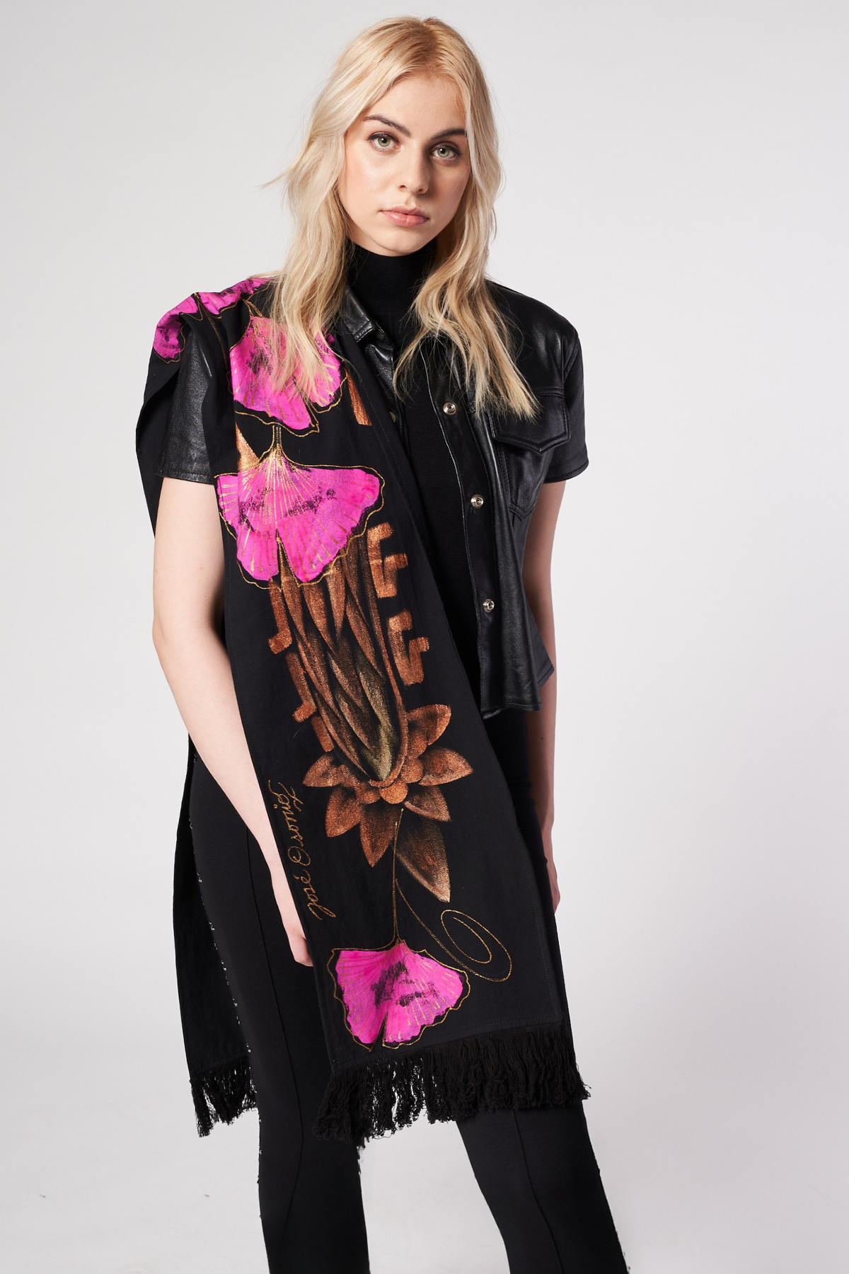 SCIARPA DIPINTA A MANO - DINASTIA QUETZALCOATL FUCSIA