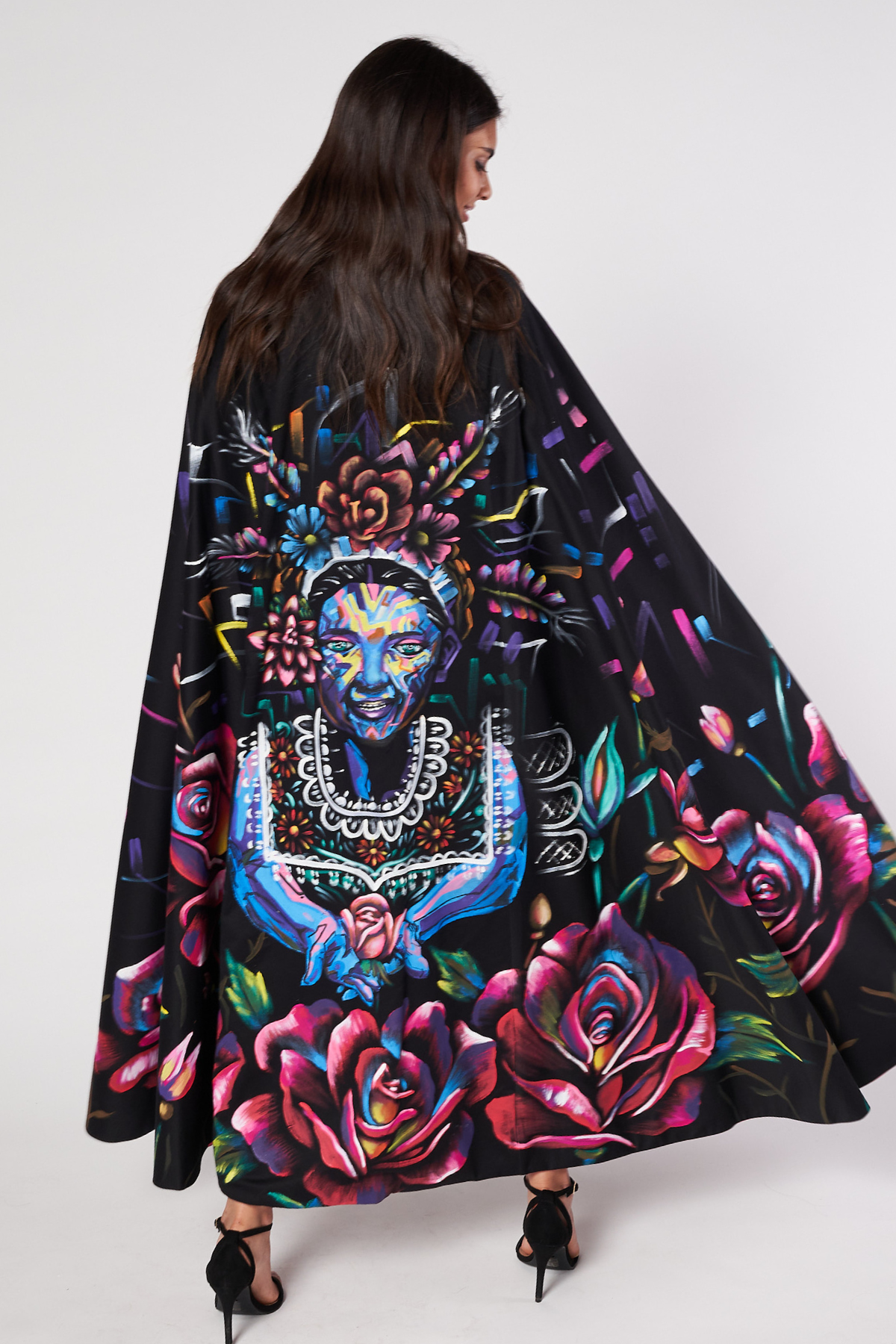 MANTELLA LUNGA DIPINTA E RICAMATA A MANO - INDIGENAS