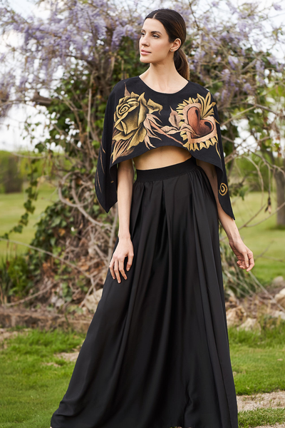 MANTELLA CORTA DIPINTA A MANO – ROSA Y CORAZÓN ORO