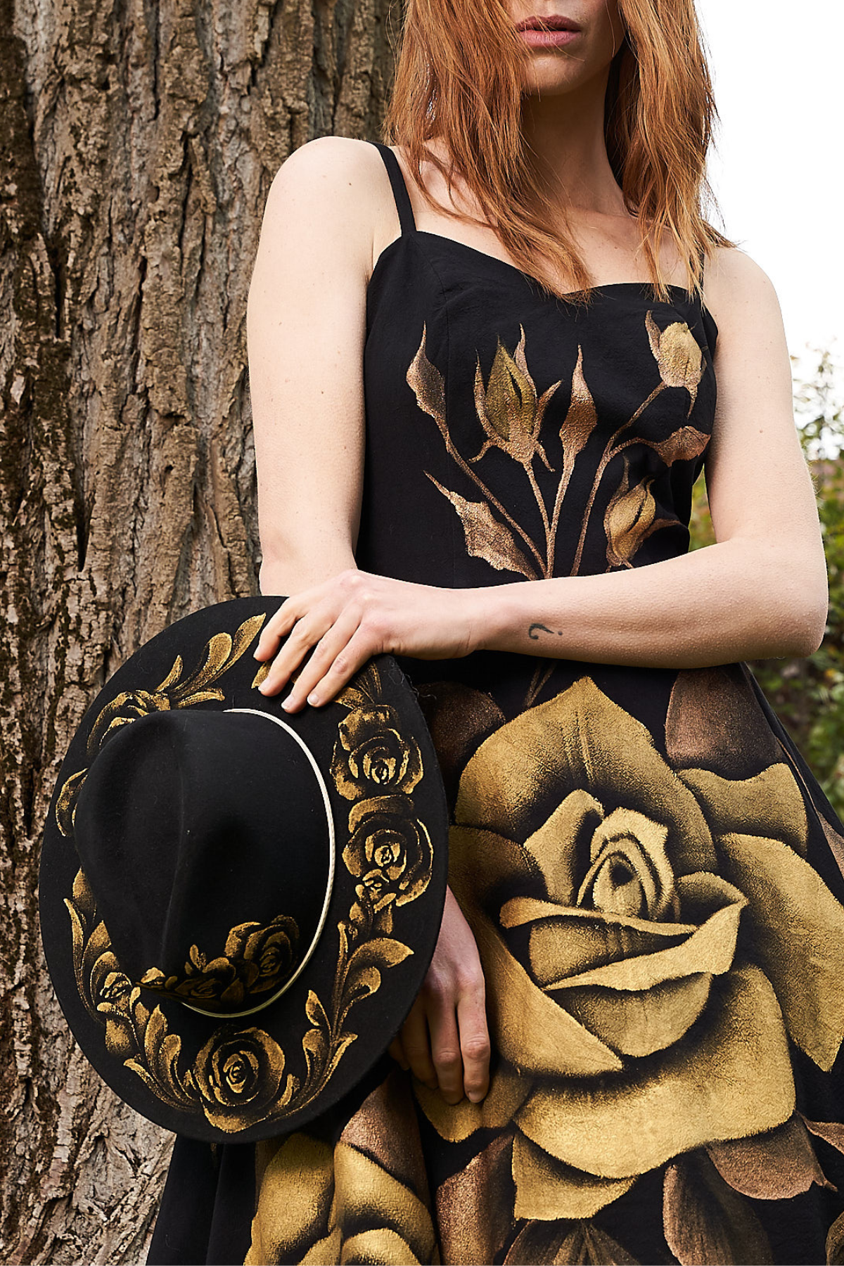 ABITO MIDI A CAMPANA DIPINTO A MANO - ROSAS ORO