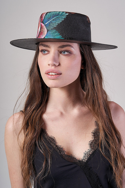 CAPPELLO TESA LARGA DIPINTO A MANO – ROSA