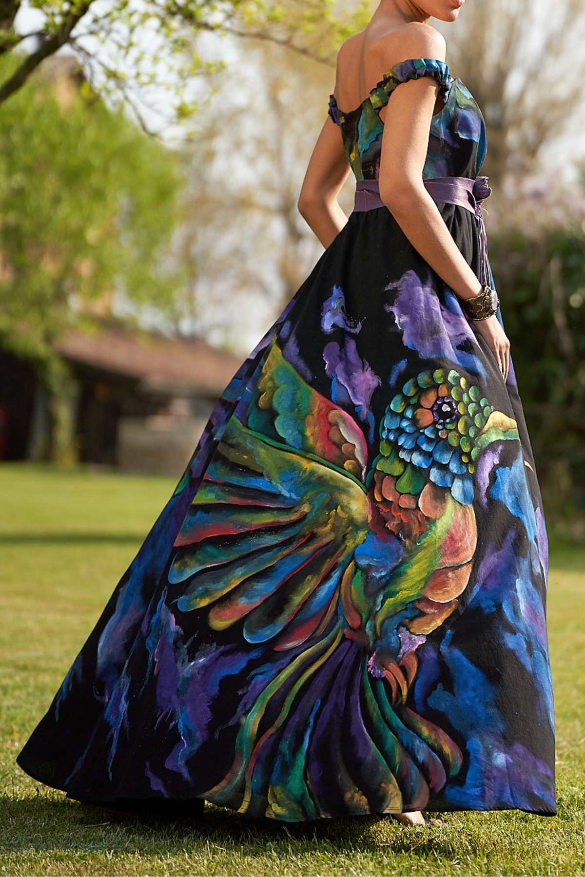 ABITO LUNGO SENZA SPALLINE DIPINTO A MANO – COLIBRI