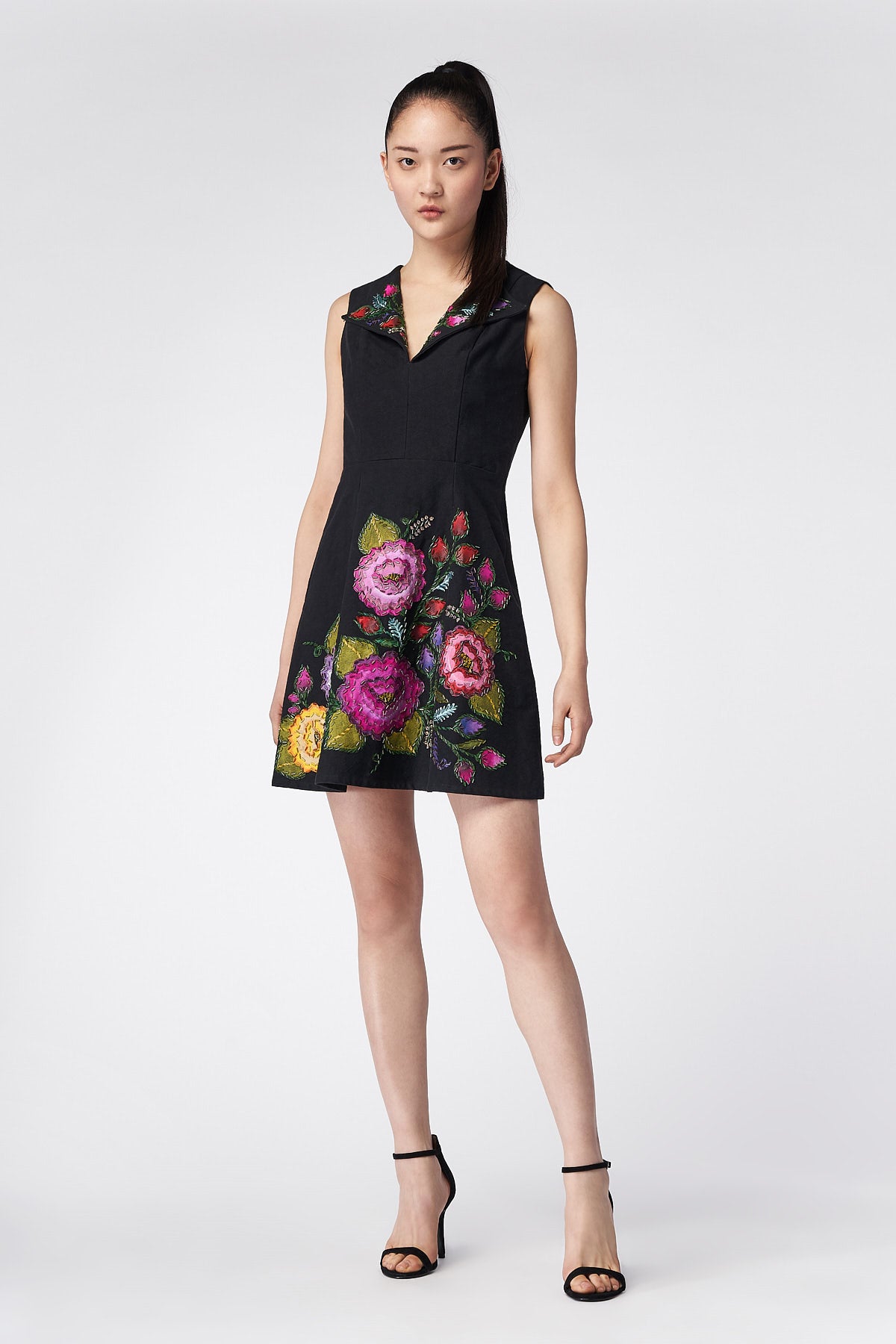 HAND-PAINTED AND HAND-EMBROIDERED BELL-SHAPED SHORT DRESS