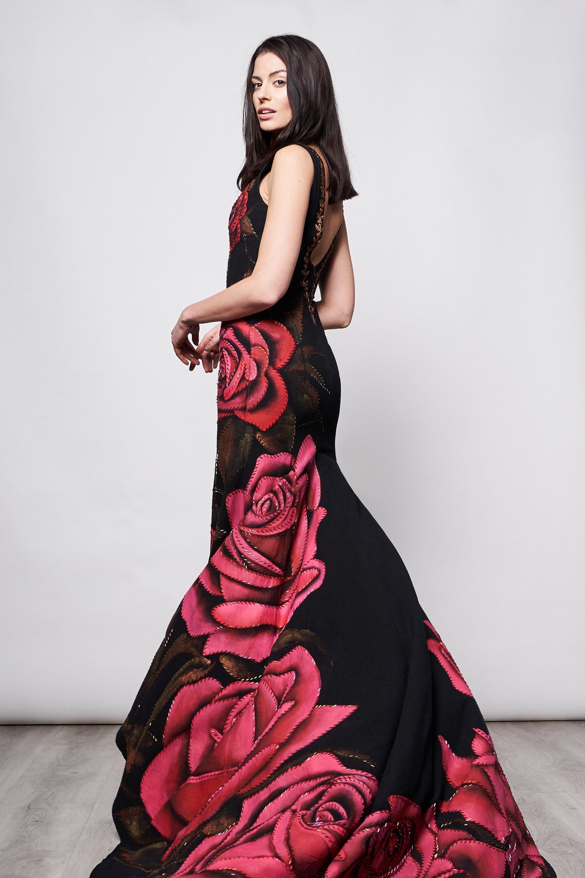HAND-PAINTED AND HAND-EMBROIDERED WEDDING DRESS - ROSAS ROJAS