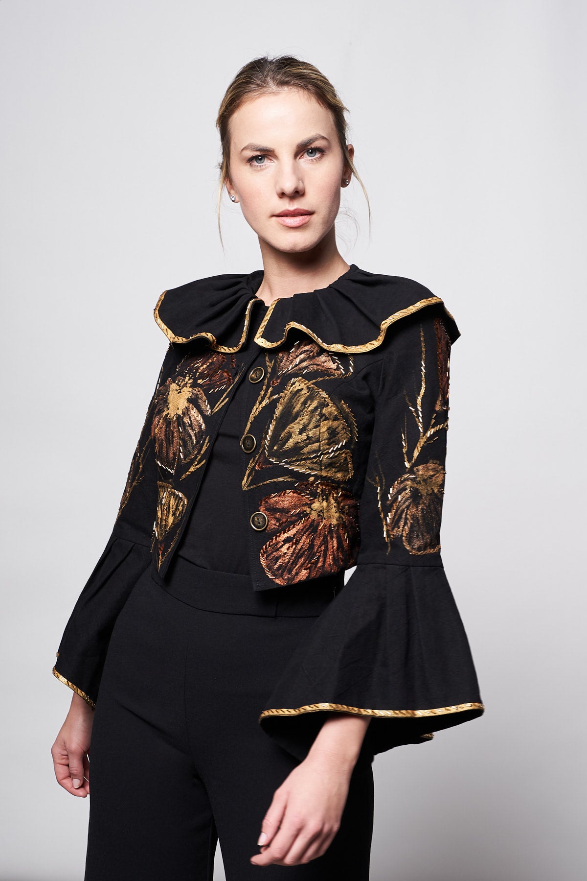 CROPPED PLEATED JACKET, HAND-PAINTED AND HAND-EMBROIDERED - MEDUSAS