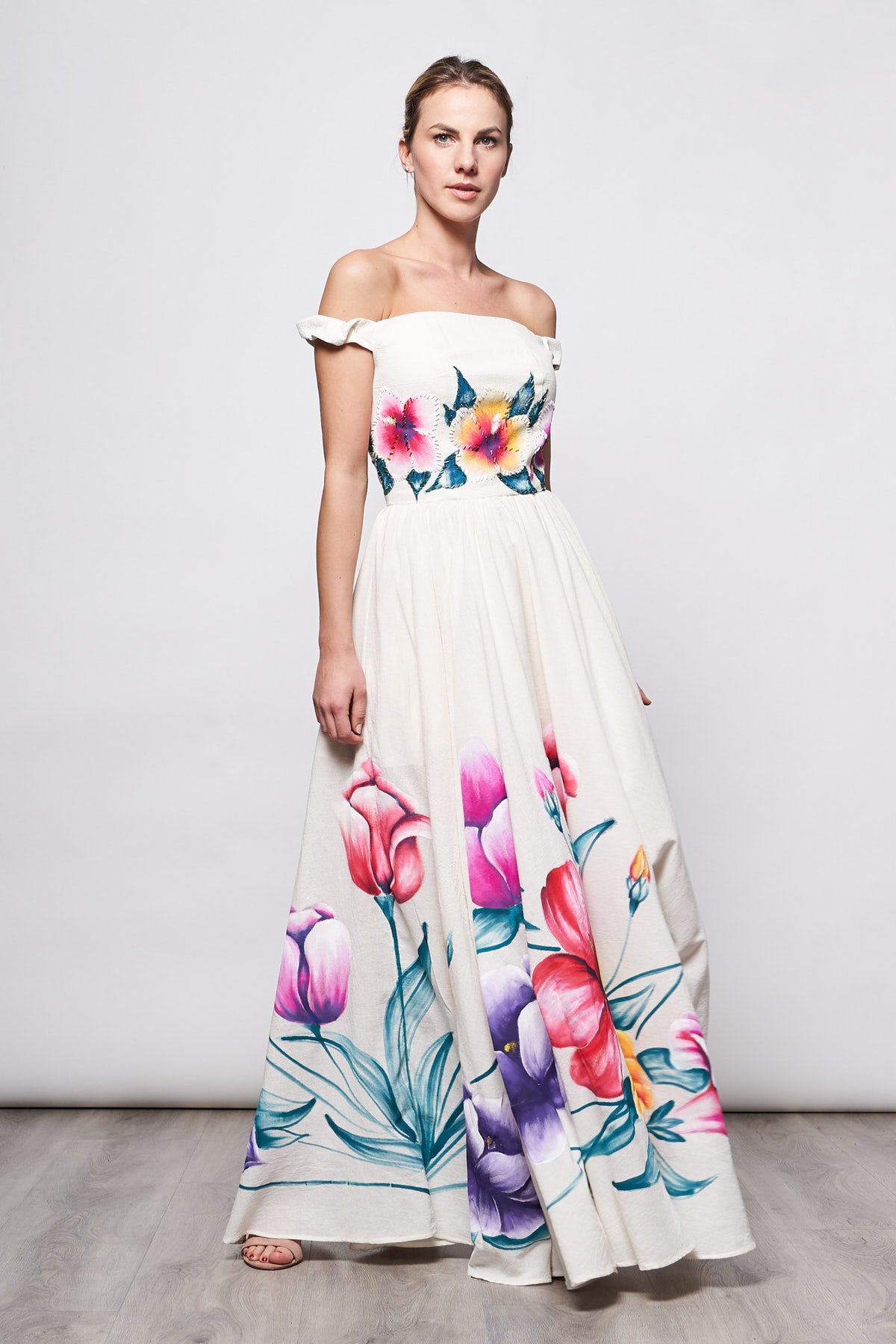 HAND-PAINTED AND HAND-EMBROIDERED LONG DRESS - FLORES