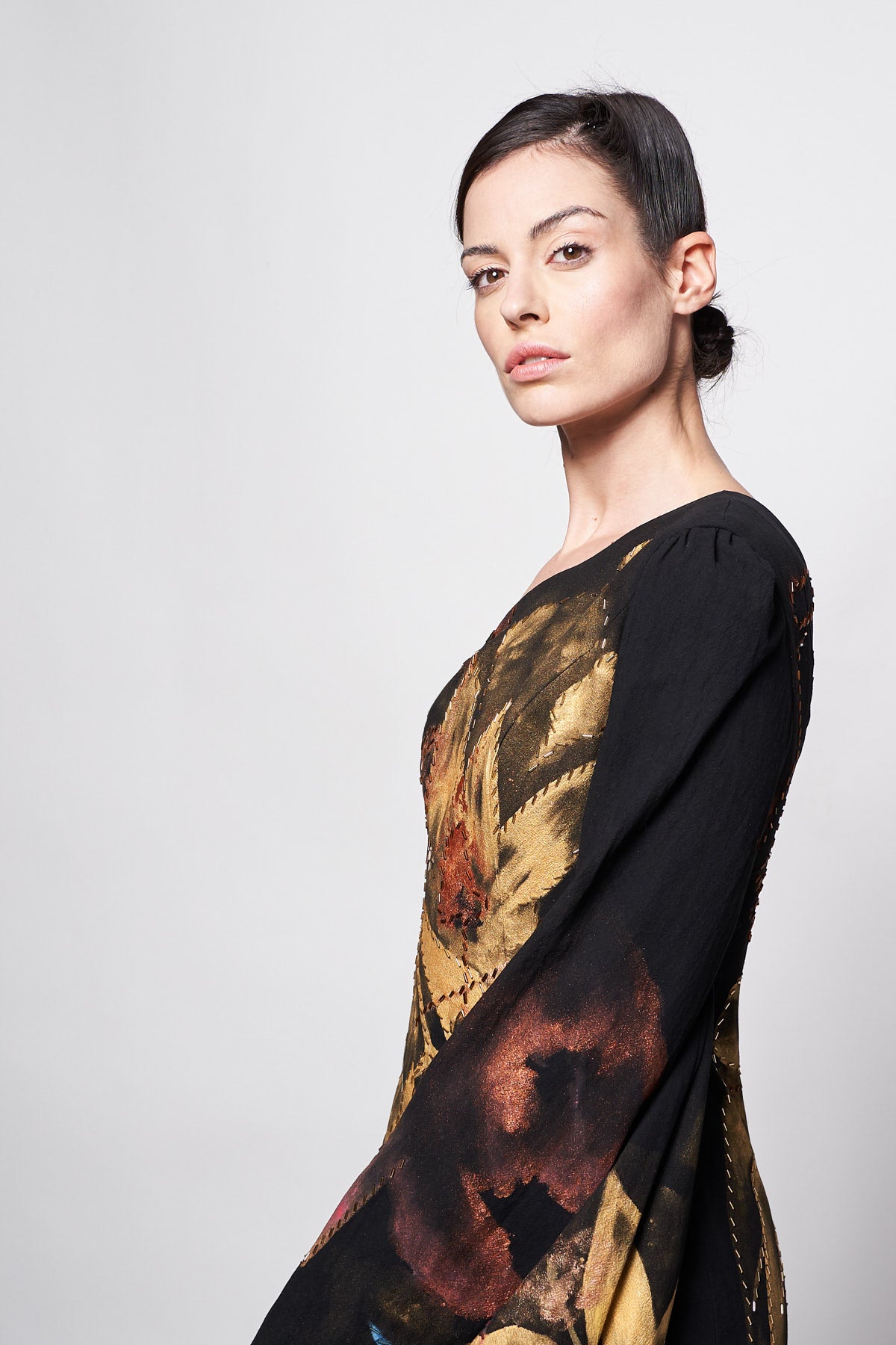 LONG ONE SHOULDER DRESS HAND-PAINTED AND HAND-EMBROIDERED - TALAVERA ORO