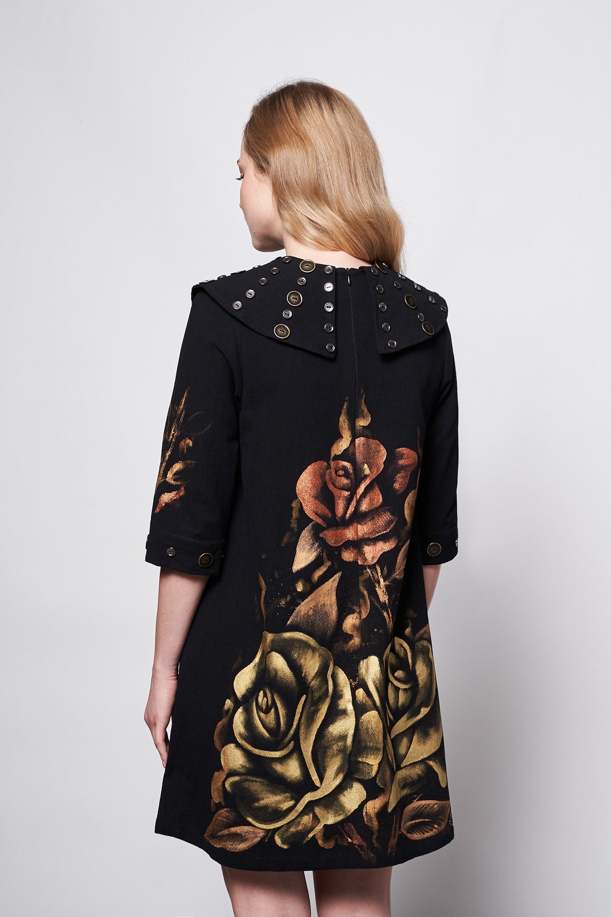 HAND-PAINTED DRESS WITH BUTTONS - ROSAS GOLD