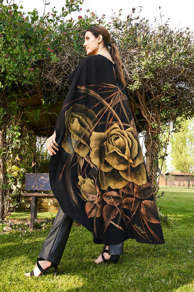 LONG HAND-PAINTED AND HAND-EMBROIDERED CAPE - ROSAS ORO