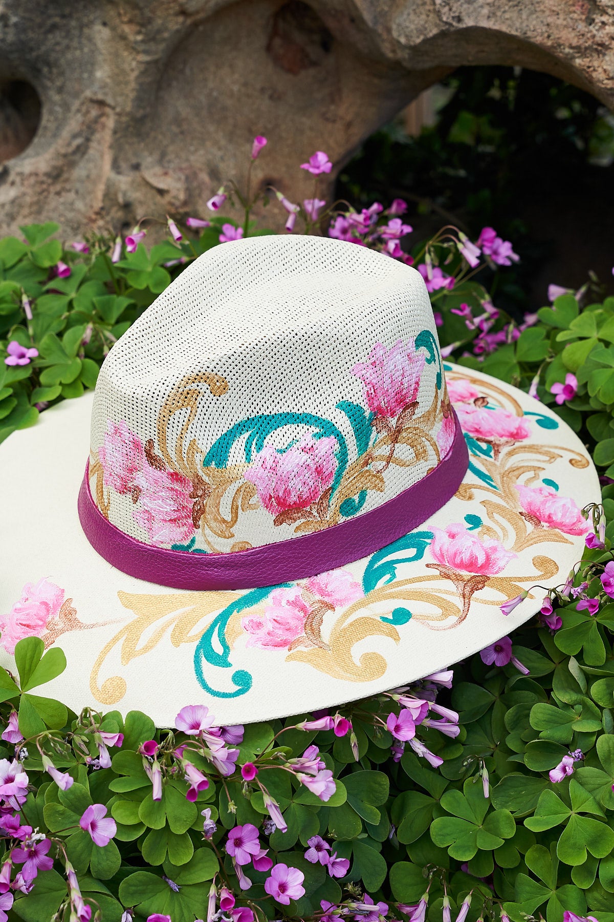 CAPPELLO TESA LARGA DIPINTO A MANO – ROSAS ROSA