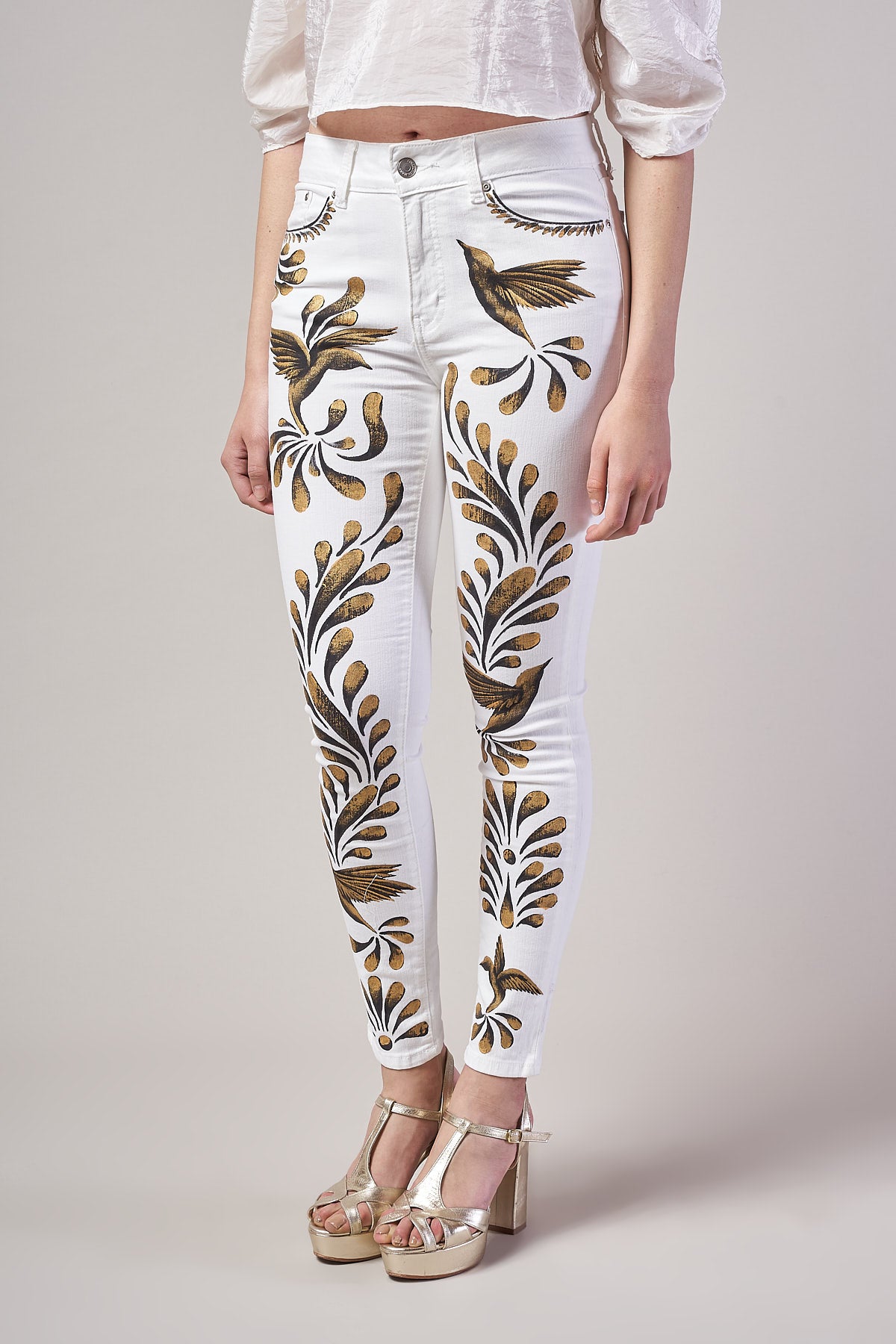 HAND PAINTED WHITE DENIM JEANS - TALAVERA ORO ANTIGUO