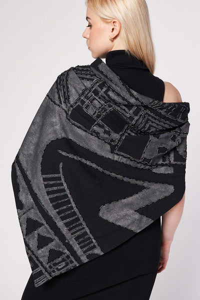 HAND-PAINTED AND HAND-EMBROIDERED TRIANGLE SHAWL - PAQUIME