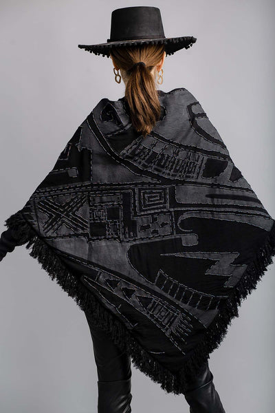 HAND-PAINTED AND HAND-EMBROIDERED TRIANGULAR SHAWL - PAQUIME